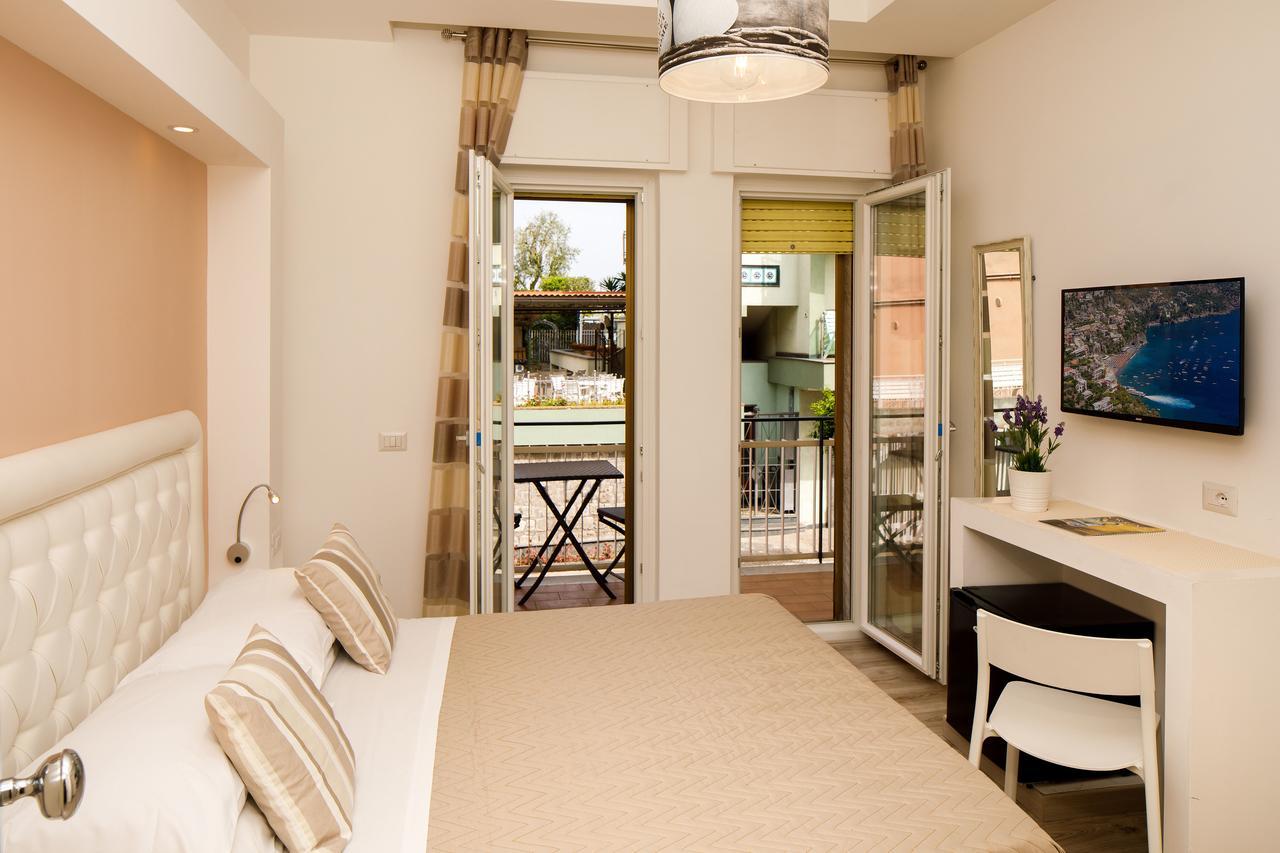 Sorrento Comfort Rooms Con Piscina Kültér fotó
