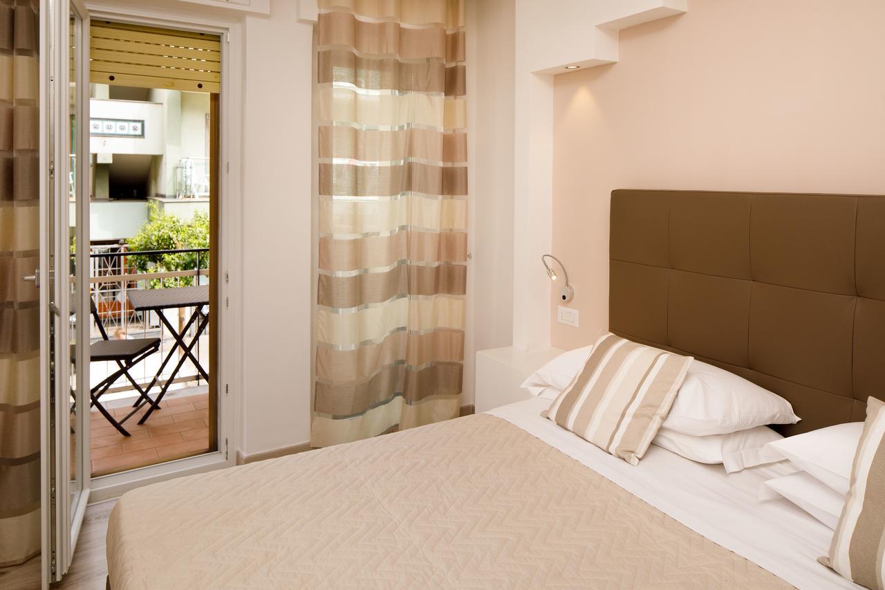 Sorrento Comfort Rooms Con Piscina Kültér fotó